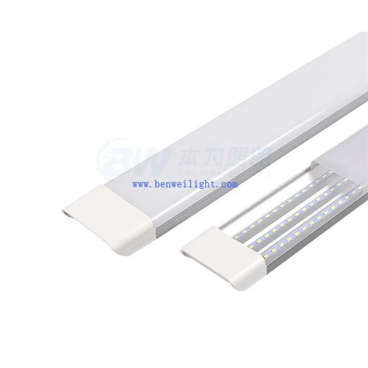 LED lampas ar griestiem iekštelpās