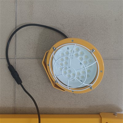 LED iekraušanas dokstacijas gaismas ar pagrieziena sviru